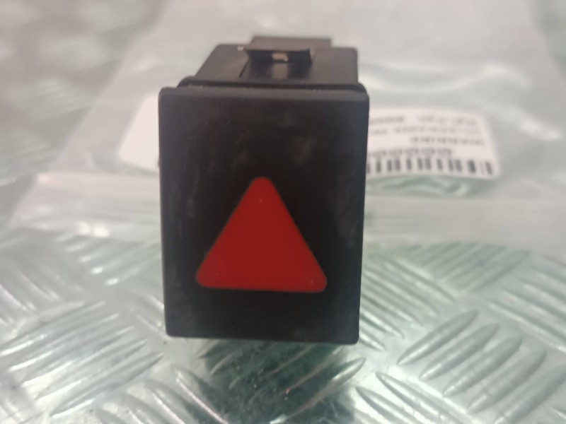 Recambio de warning para volkswagen polo (9n3) advance referencia OEM IAM 6Q0953235A  CONECTOR 4 PINES