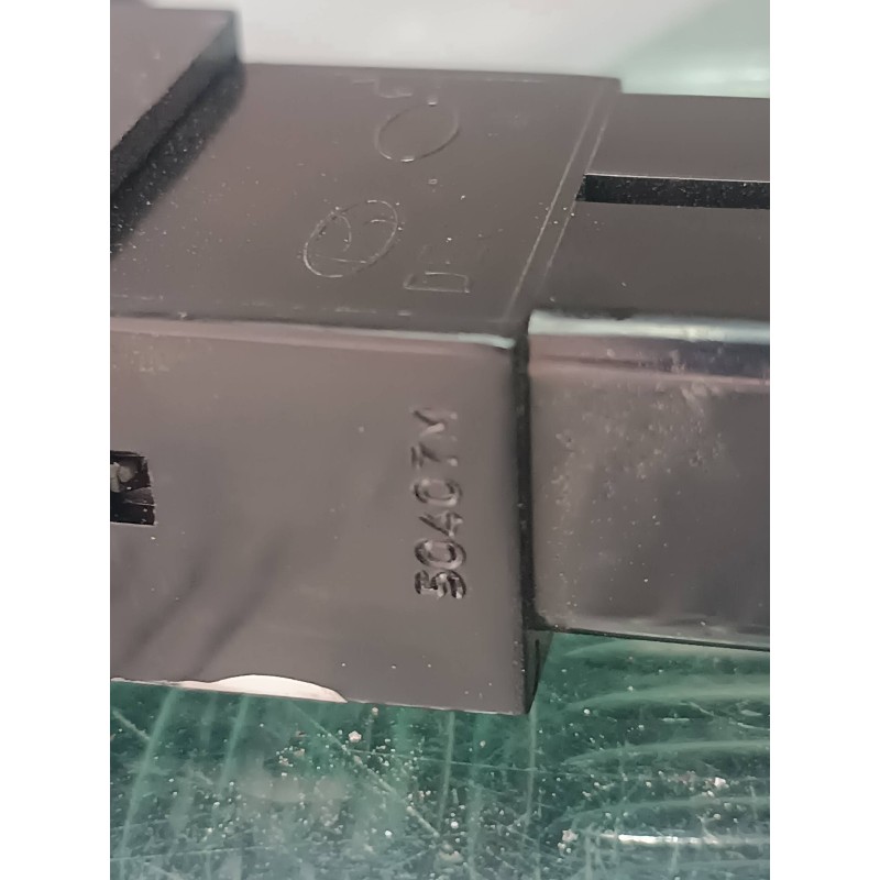 Recambio de warning para kia carens 2.0 crdi ex monovolumen referencia OEM IAM 50407M  CONECTOR 8 PINES