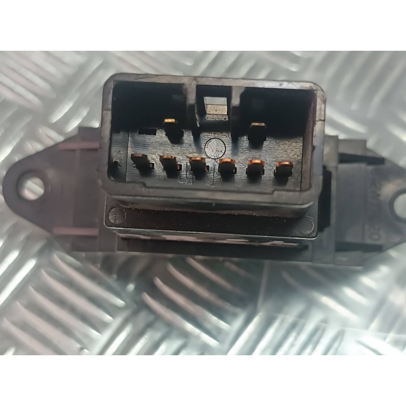 Recambio de warning para kia carens 2.0 crdi ex monovolumen referencia OEM IAM 50407M  CONECTOR 8 PINES