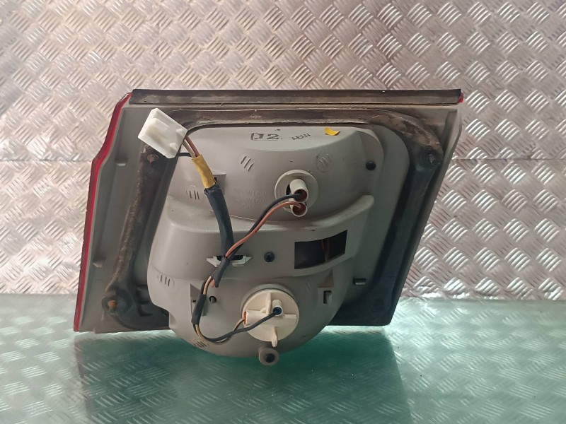 Recambio de piloto trasero izquierdo interior para kia carens 2.0 crdi ex monovolumen referencia OEM IAM   