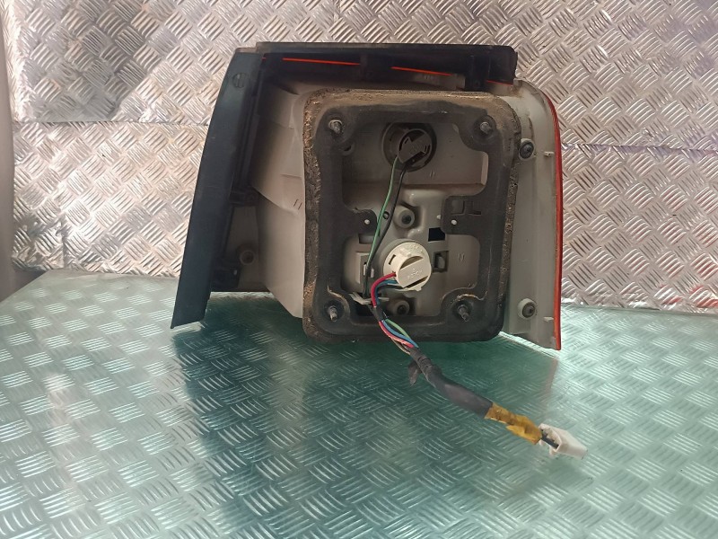 Recambio de piloto trasero izquierdo para kia carens 2.0 crdi ex monovolumen referencia OEM IAM   