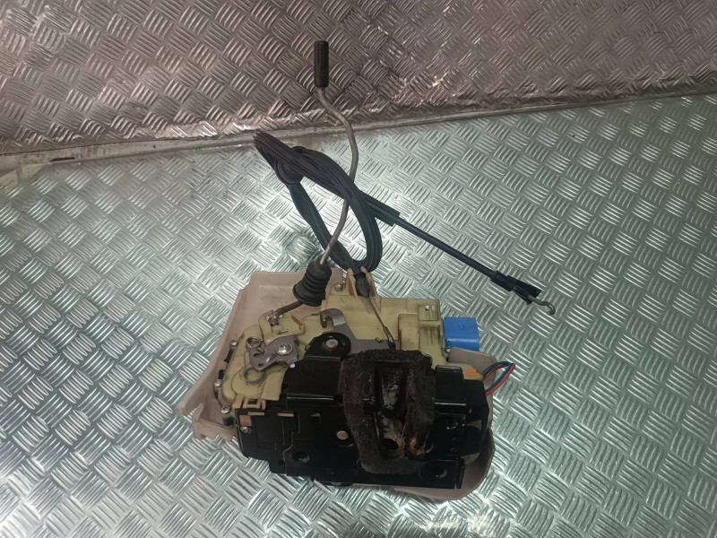 Recambio de cerradura puerta delantera izquierda para volkswagen polo (9n3) advance referencia OEM IAM   ELECTRICA