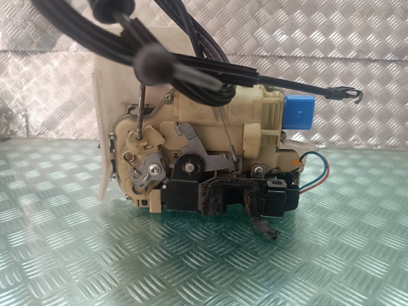 Recambio de cerradura puerta delantera izquierda para volkswagen polo (9n3) advance referencia OEM IAM   ELECTRICA