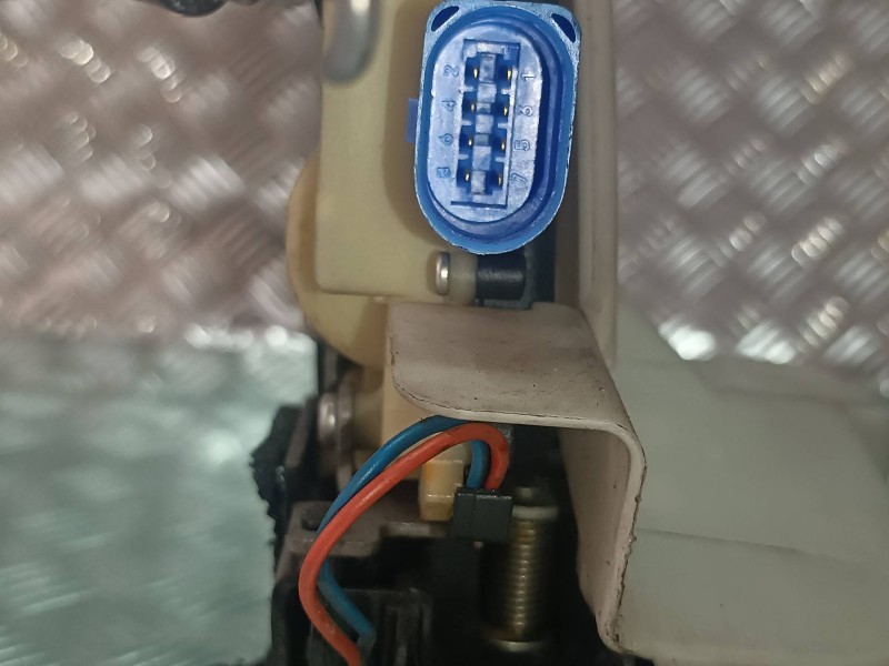 Recambio de cerradura puerta delantera izquierda para volkswagen polo (9n3) advance referencia OEM IAM   ELECTRICA