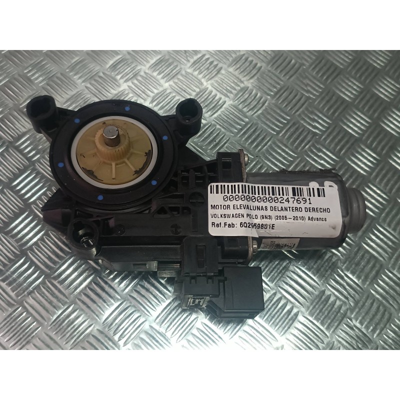 Recambio de motor elevalunas delantero derecho para volkswagen polo (9n3) advance referencia OEM IAM 6Q2959801E  