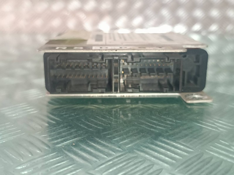 Recambio de centralita airbag para kia carens 2.0 crdi ex monovolumen referencia OEM IAM 0K2FE677F0 13029 