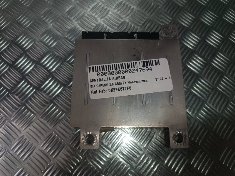 Recambio de centralita airbag para kia carens 2.0 crdi ex monovolumen referencia OEM IAM 0K2FE677F0 13029 