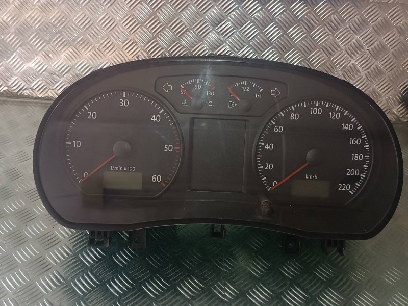 Recambio de cuadro instrumentos para volkswagen polo (9n3) advance referencia OEM IAM 6Q0920825F 110080321037A VDO