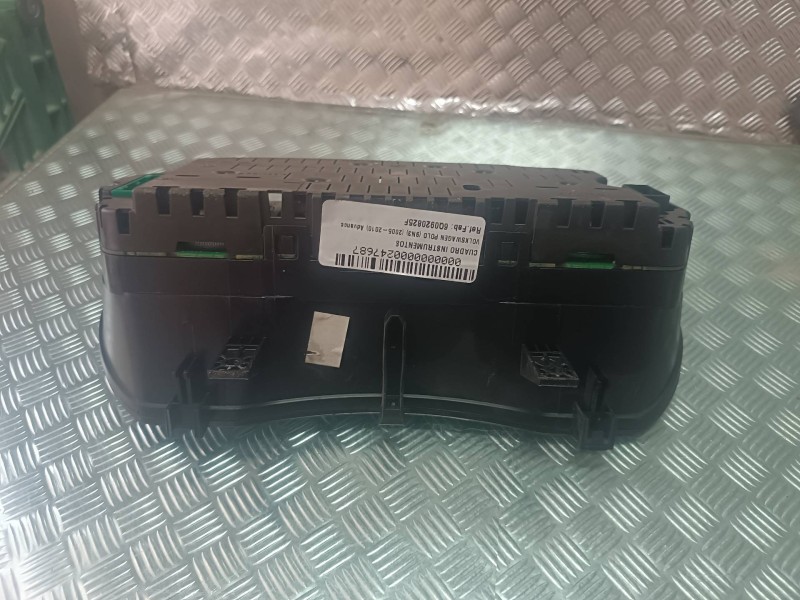 Recambio de cuadro instrumentos para volkswagen polo (9n3) advance referencia OEM IAM 6Q0920825F 110080321037A VDO