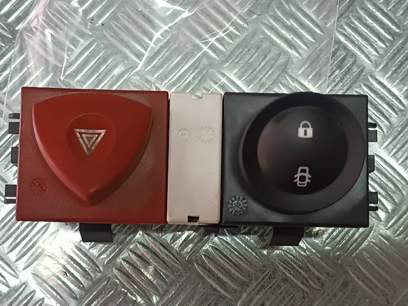 Recambio de warning para renault megane ii classic berlina confort authentique referencia OEM IAM 8200095493 8200109723 88040001