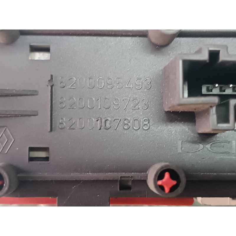 Recambio de warning para renault megane ii classic berlina confort authentique referencia OEM IAM 8200095493 8200109723 88040001