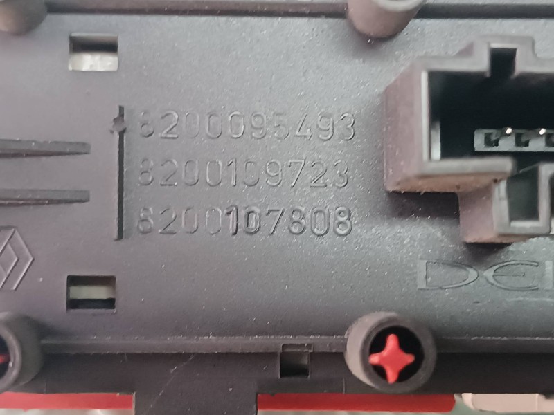 Recambio de warning para renault megane ii classic berlina confort authentique referencia OEM IAM 8200095493 8200109723 88040001