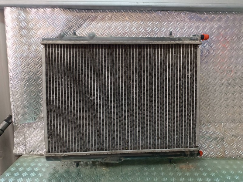 Recambio de radiador agua para citroen xsara picasso 1.6 sx referencia OEM IAM 63502A  