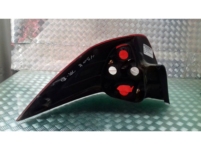 Recambio de piloto trasero derecho para renault megane ii classic berlina confort authentique referencia OEM IAM   