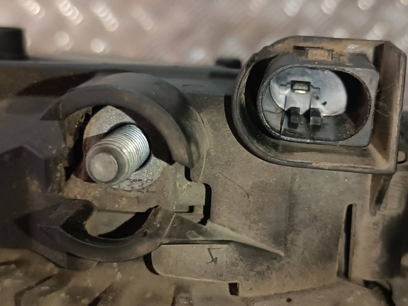 Recambio de alternador para ford c-max (cb3) ghia referencia OEM IAM AV6N10300DC 30659389 120A