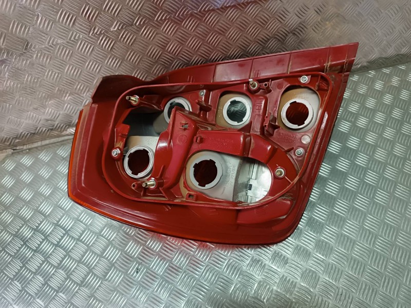 Recambio de piloto trasero derecho para daewoo nubira berlina sx referencia OEM IAM   