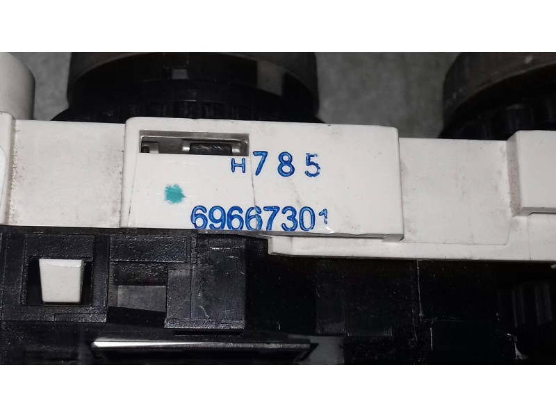 Recambio de mando calefaccion / aire acondicionado para mitsubishi colt cabrio czc instyle referencia OEM IAM 69667301  