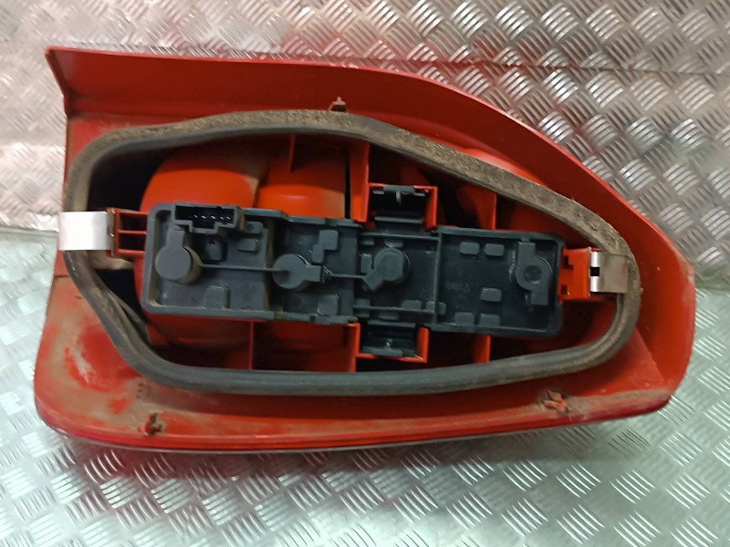 Recambio de piloto trasero izquierdo para citroen xsara picasso 1.6 sx referencia OEM IAM 9631564080  VALEO