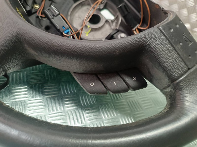 Recambio de volante para opel corsa c comfort referencia OEM IAM 9156012 S25080F PIEL