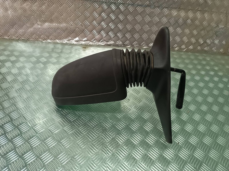 Recambio de retrovisor izquierdo para peugeot 205 berlina referencia OEM IAM 00767  MANUAL Recambio de retrovisor izquierdo para peugeot 205 berlina referencia OEM IAM 00767  MANUAL