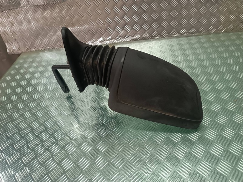 Recambio de retrovisor izquierdo para peugeot 205 berlina referencia OEM IAM 00767  MANUAL Recambio de retrovisor izquierdo para peugeot 205 berlina referencia OEM IAM 00767  MANUAL