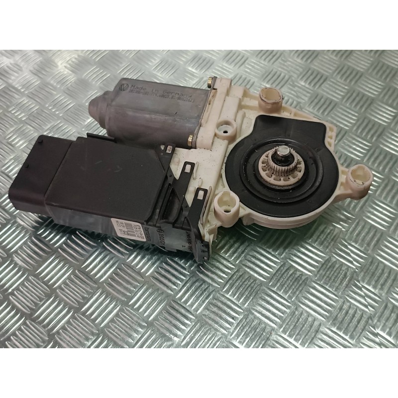 Recambio de motor elevalunas delantero derecho para seat leon (1m1) signo referencia OEM IAM F005S00048 9776101434203 