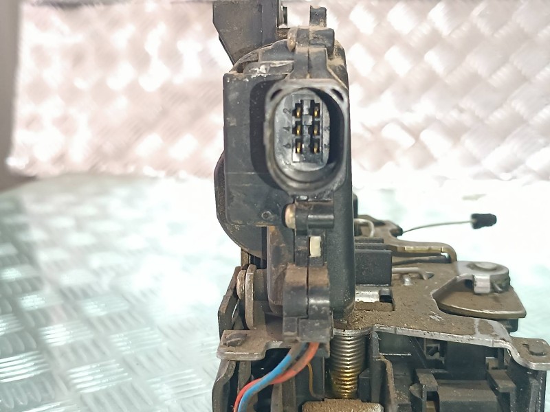 Recambio de cerradura puerta trasera izquierda para seat leon (1m1) signo referencia OEM IAM 3B4839015A  ELECTRICA