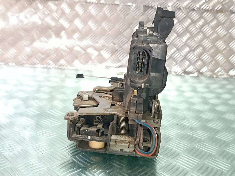 Recambio de cerradura puerta delantera derecha para seat leon (1m1) signo referencia OEM IAM 3B1837016  ELECTRICA