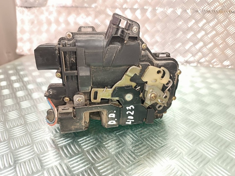 Recambio de cerradura puerta delantera derecha para seat leon (1m1) signo referencia OEM IAM 3B1837016  ELECTRICA