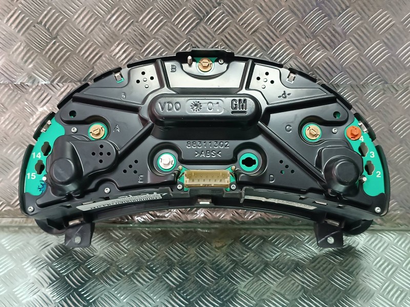 Recambio de cuadro instrumentos para opel corsa c comfort referencia OEM IAM 09166814FL 110008988009 VDO