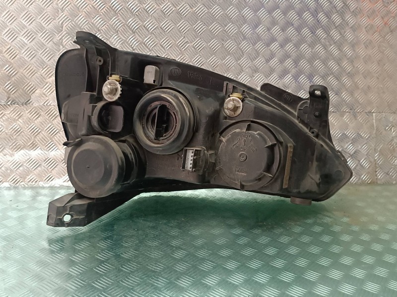 Recambio de faro izquierdo para opel corsa c comfort referencia OEM IAM 09114320 89302111 VALEO