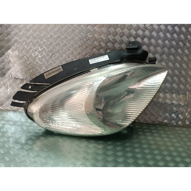 Recambio de faro derecho para citroen xsara picasso 1.6 sx referencia OEM IAM 9631494980 89300200 VALEO