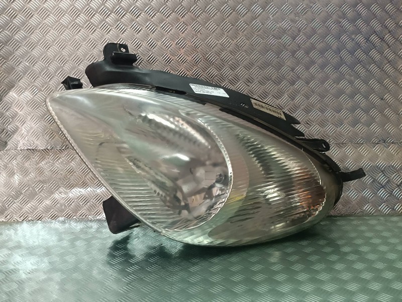 Recambio de faro izquierdo para citroen xsara picasso 1.6 sx referencia OEM IAM 9631495180 89300190 VALEO