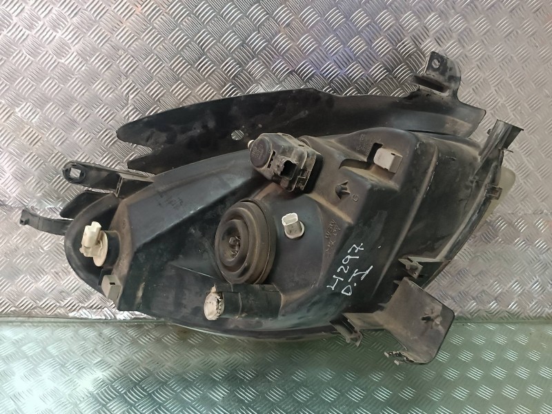 Recambio de faro izquierdo para citroen xsara picasso 1.6 sx referencia OEM IAM 9631495180 89300190 VALEO