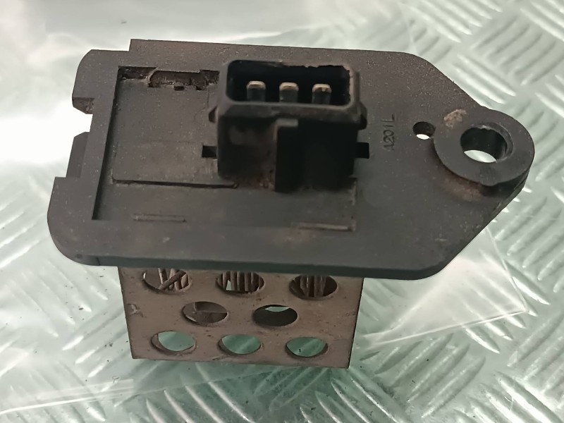Recambio de resistencia calefaccion para peugeot 206 berlina xn referencia OEM IAM 9641212480  CONECTOR 3 PINES Recambio de resistencia calefaccion para peugeot 206 berlina xn referencia OEM IAM 9641212480  CONECTOR 3 PINES