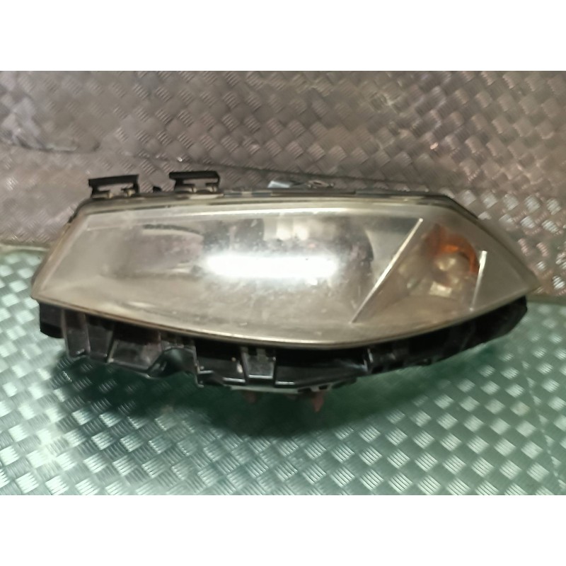 Recambio de faro izquierdo para renault megane ii classic berlina confort authentique referencia OEM IAM   