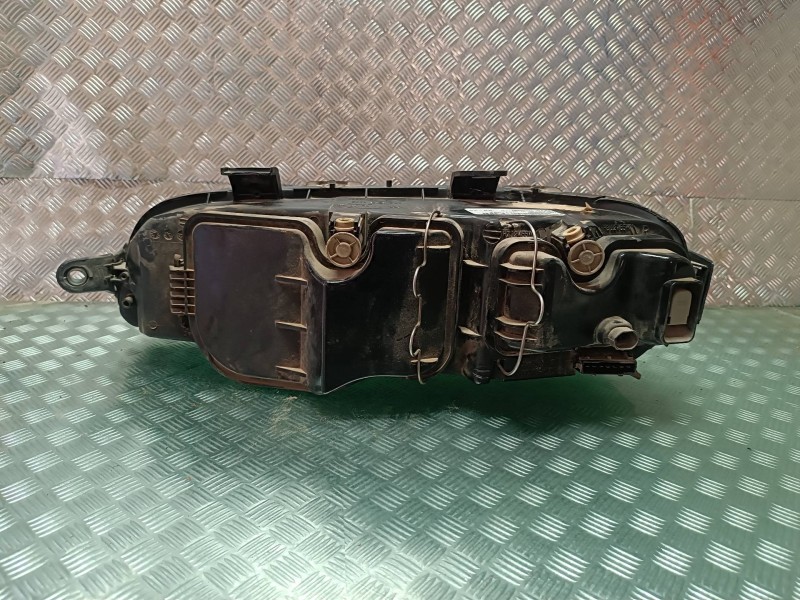 Recambio de faro derecho para fiat punto berlina (188) 1.2 8v referencia OEM IAM TYC205957  