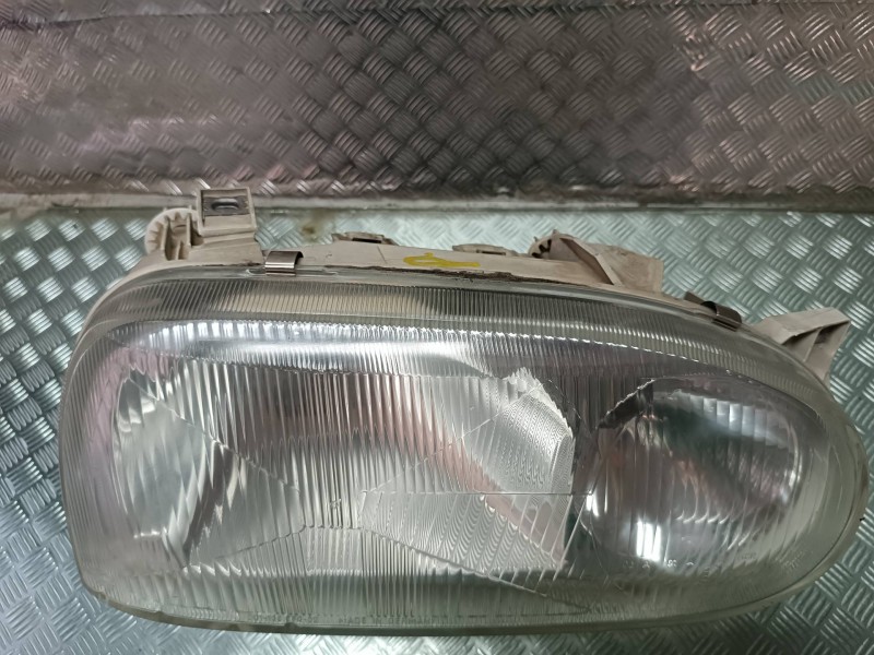 Recambio de faro derecho para volkswagen golf iii berlina (1h1) cl referencia OEM IAM 13918000R 13917400R 