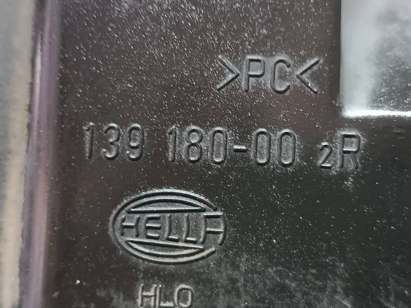 Recambio de faro derecho para volkswagen golf iii berlina (1h1) cl referencia OEM IAM 13918000R 13917400R 