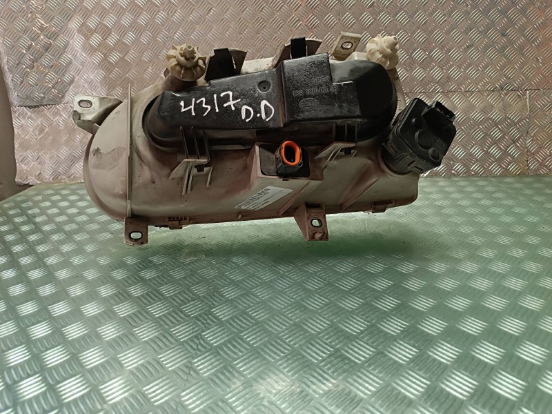 Recambio de faro derecho para volkswagen golf iii berlina (1h1) cl referencia OEM IAM 13918000R 13917400R 