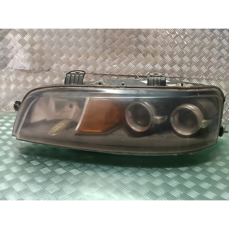 Recambio de faro izquierdo para fiat punto berlina (188) 1.2 8v referencia OEM IAM 205958 TYC205958 