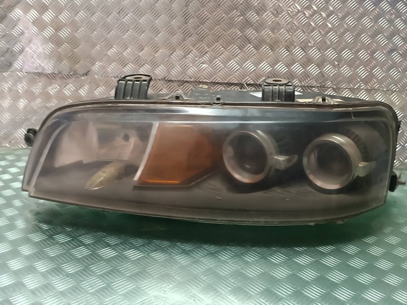 Recambio de faro izquierdo para fiat punto berlina (188) 1.2 8v referencia OEM IAM 205958 TYC205958 
