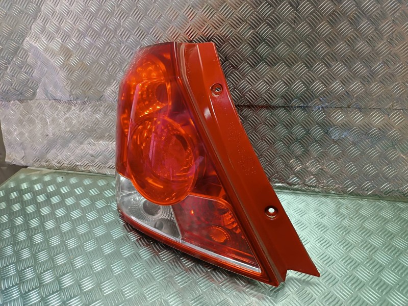 Recambio de piloto trasero izquierdo para chevrolet kalos 1.4 se referencia OEM IAM 300266L  