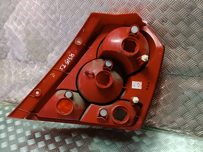 Recambio de piloto trasero izquierdo para chevrolet kalos 1.4 se referencia OEM IAM 300266L  