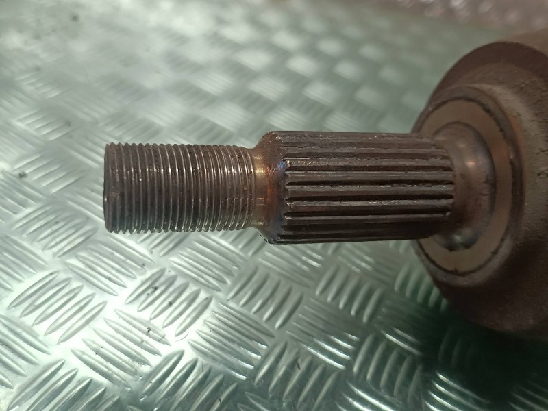 Recambio de transmision delantera derecha para dacia duster ambiance 4x2 referencia OEM IAM 391009882R  