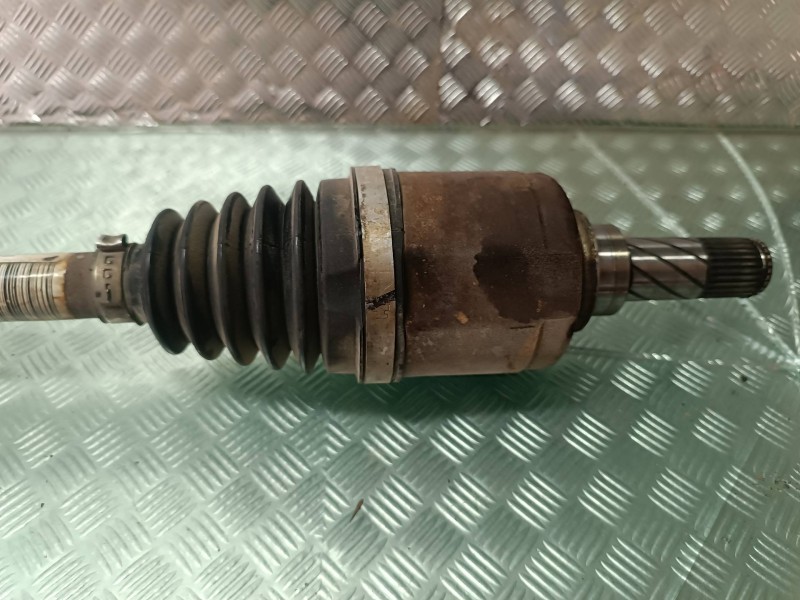 Recambio de transmision delantera izquierda para dacia duster ambiance 4x2 referencia OEM IAM 391017275R  