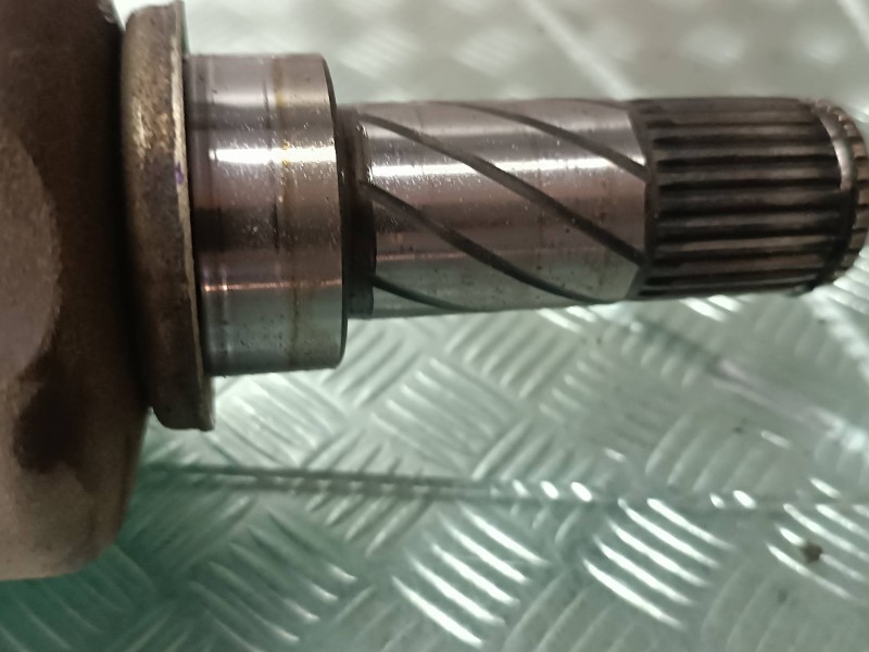 Recambio de transmision delantera izquierda para dacia duster ambiance 4x2 referencia OEM IAM 391017275R  