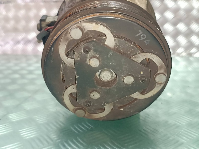 Recambio de compresor aire acondicionado para dacia duster ambiance 4x2 referencia OEM IAM 926005154R T99006AA VALEO