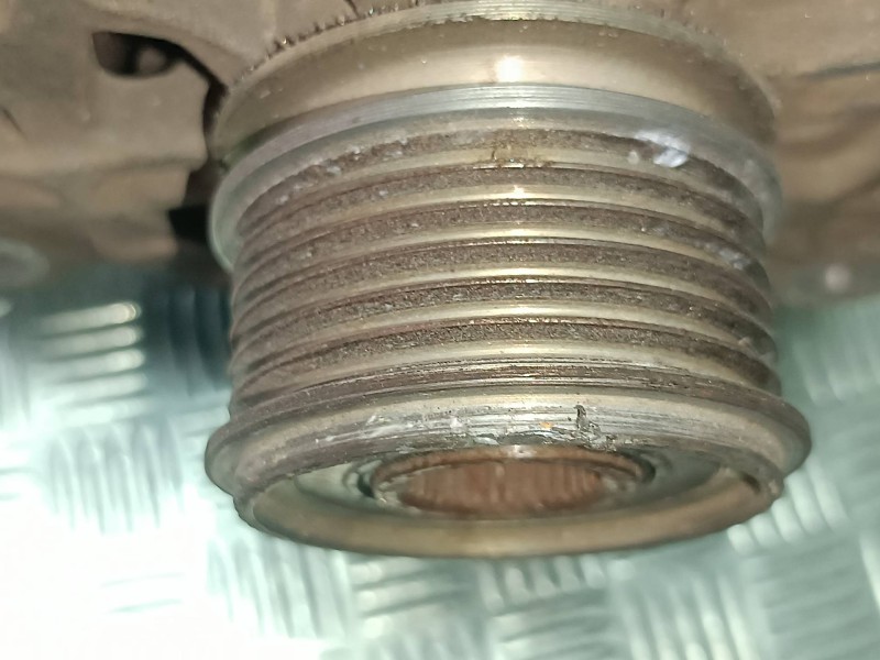 Recambio de alternador para dacia duster ambiance 4x2 referencia OEM IAM 231000788R 2711343B TG15C230