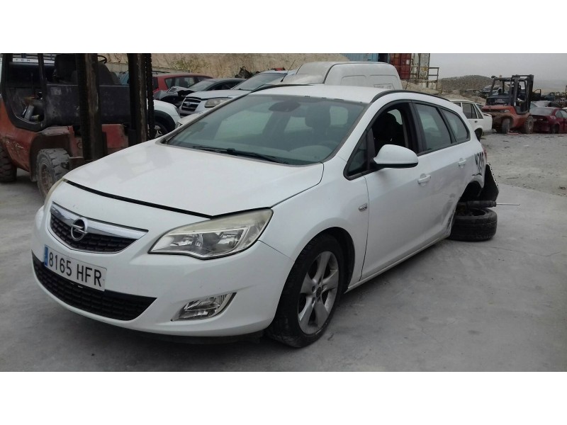 opel astra j sports tourer del año 2011